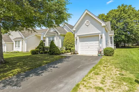 23 Jumping Brook Ln, Barnegat, NJ 08005