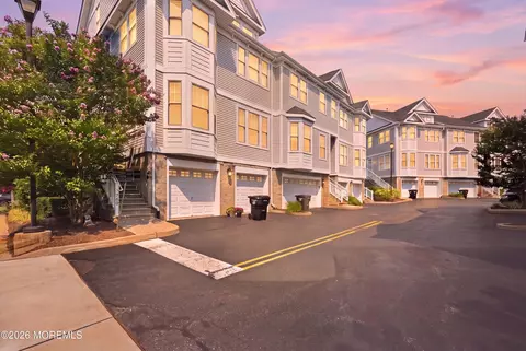 794 Port Monmouth Rd, Port Monmouth, NJ 07758