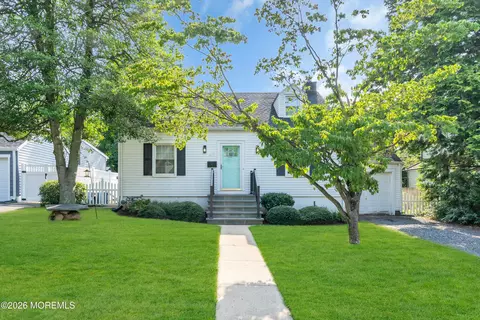43 Salem Ln, Little Silver, NJ 07739