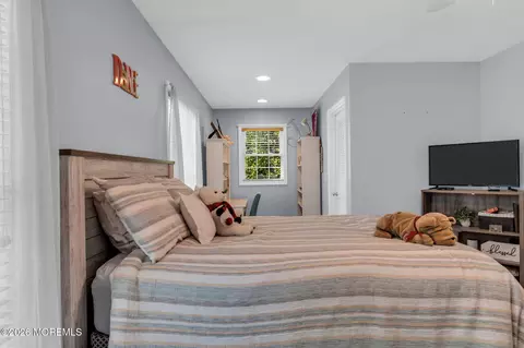 Bedroom - 2 York Cir, Jackson, NJ 08527 photo 5 of 8