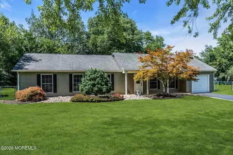 Exterior - 2 York Cir, Jackson, NJ 08527 photo 2 of 13