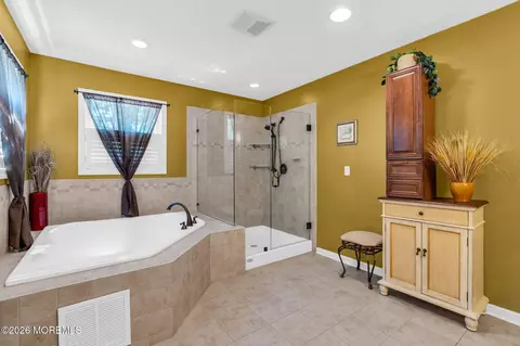 Bath - 2 York Cir, Jackson, NJ 08527 photo 3 of 8