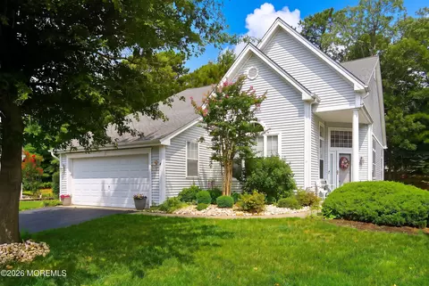 9 Forest Lake Ct, Barnegat, NJ 08005
