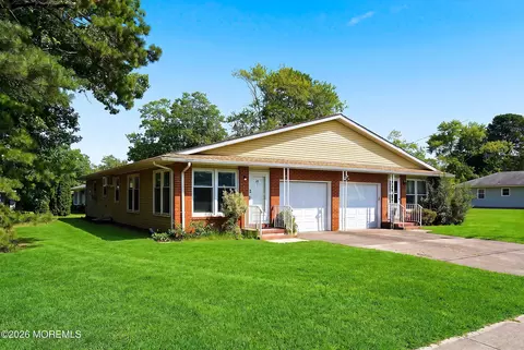 45 Dogwood Rd, Manahawkin, NJ 08050