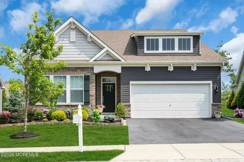 3 Raccoon Ln, Barnegat, NJ 08005