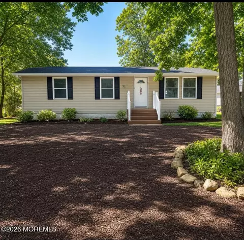 1039 Clearwater Ave, Manahawkin, NJ 08050