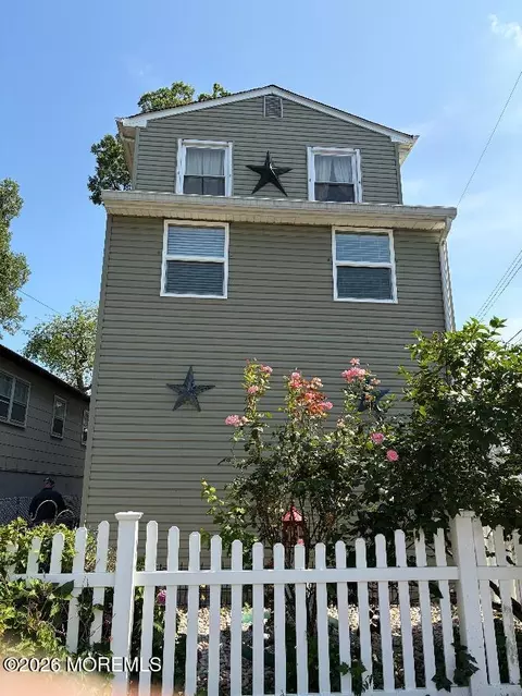 70 W Shore St, Keansburg, NJ 07734