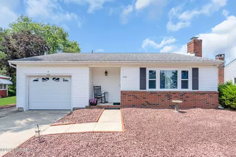 115 Langley Ct, Toms River, NJ 08757