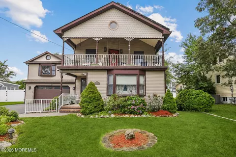 215 Fischer Blvd, Toms River, NJ 08753