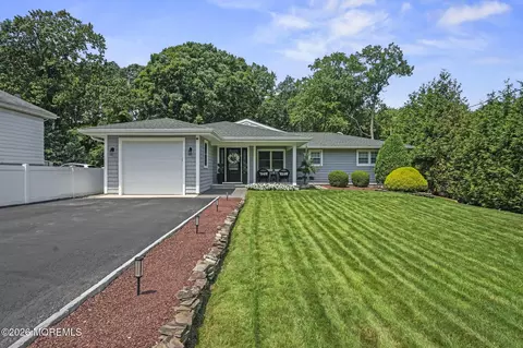 100 Tennent Rd, Morganville, NJ 07751