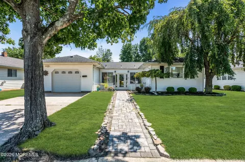 315 Curacao St, Toms River, NJ 08757