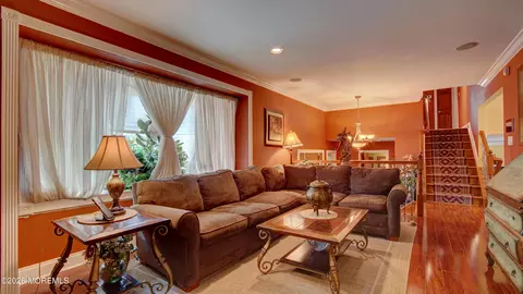 Living - 5 Bugle Ct, Howell, NJ 07731 photo 2 of 6