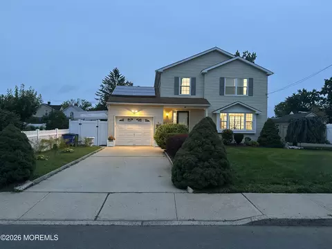 26 Gaston St, Aberdeen, NJ 07747