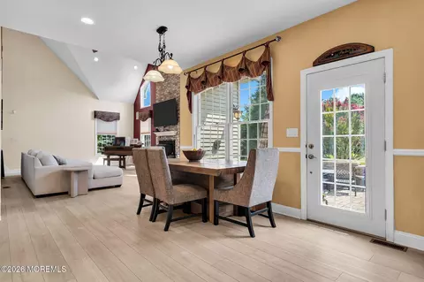 Dining - 73 Paulson Rd, Wrightstown, NJ 08562 photo 2 of 3
