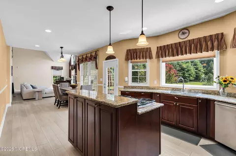 Kitchen - 73 Paulson Rd, Wrightstown, NJ 08562 photo 2 of 2