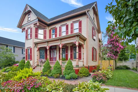 35 N Main St, Allentown, NJ 08501