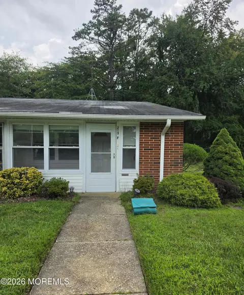 219 Buckingham Ct # F, Lakewood, NJ 08701