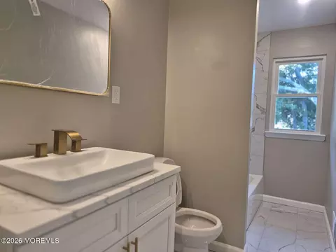 Bath - 436 Leanora St, Brick, NJ 08723 photo 2 of 3