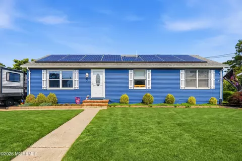 416 Ocean Ave, Beachwood, NJ 08722