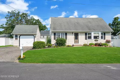 728 Neptune Ave, Beachwood, NJ 08722