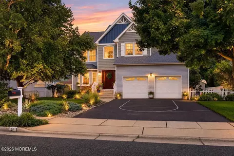 9 Wilson Ave, Port Monmouth, NJ 07758
