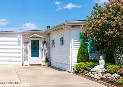 109 E Mohawk Dr, Little Egg Harbor, NJ 08087