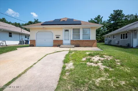 1844 Mount Everest Ln, Toms River, NJ 08753
