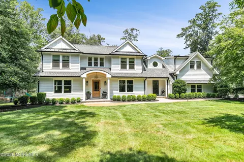 18 Saratoga Dr, Colts Neck, NJ 07722
