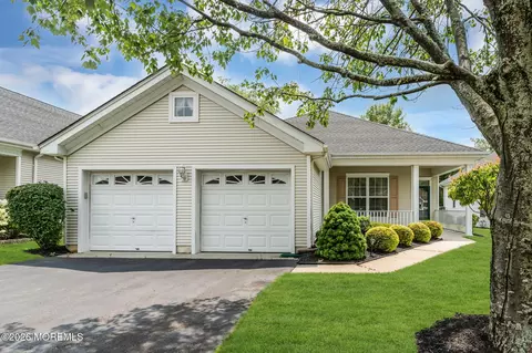 12 Quicksilver Ct, Lakewood, NJ 08701
