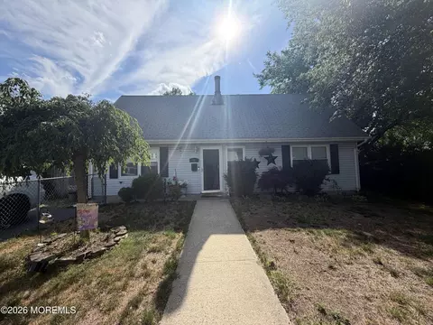 43 Briarwood Ave, Keansburg, NJ 07734