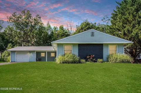 29 Evergreen Dr, Willingboro, NJ 08046