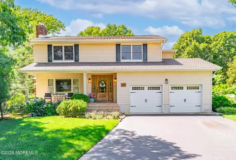 139 Mello Ln, Toms River, NJ 08753
