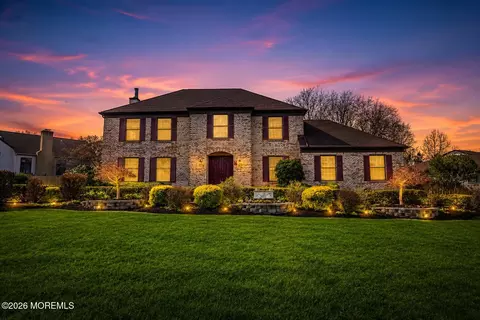 97 Windsor Dr, Eatontown, NJ 07724