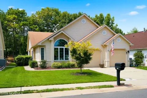 2274 Agincourt Rd, Toms River, NJ 08755
