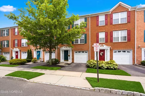 28 Abby Rd, Farmingdale, NJ 07727