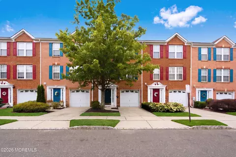 28 Abby Rd, Farmingdale, NJ 07727