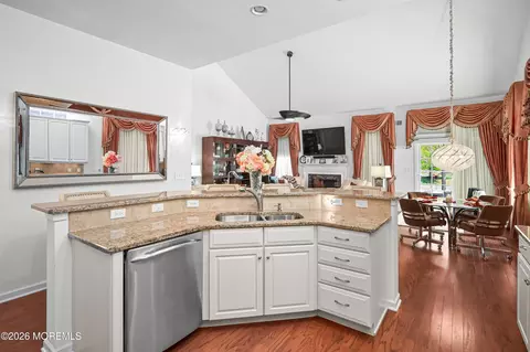 Kitchen - 9 Arborridge Dr, Forked River, NJ 08731 photo 5 of 6