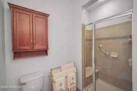 Bath - 9 Arborridge Dr, Forked River, NJ 08731 photo 2 of 5