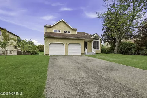 659 Mccormick Dr, Toms River, NJ 08753