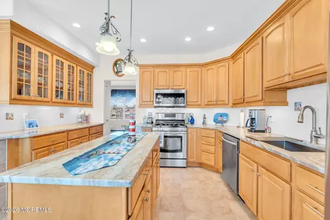 Kitchen - 77 Tiller Dr, Waretown, NJ 08758 photo 2 of 7