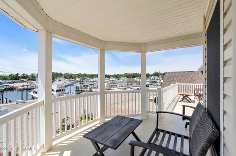 Exterior - 77 Tiller Dr, Waretown, NJ 08758 photo 4 of 11