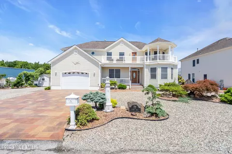 Exterior - 77 Tiller Dr, Waretown, NJ 08758 photo 1 of 11