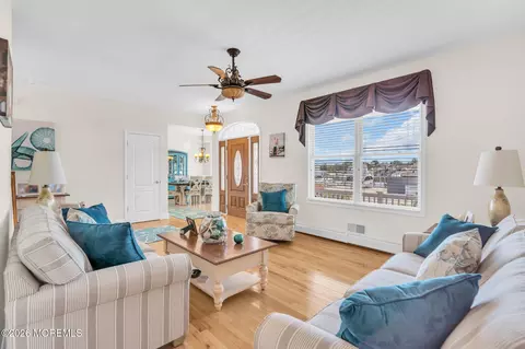 Living - 77 Tiller Dr, Waretown, NJ 08758 photo 4 of 6