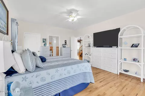 Bedroom - 77 Tiller Dr, Waretown, NJ 08758 photo 8 of 9