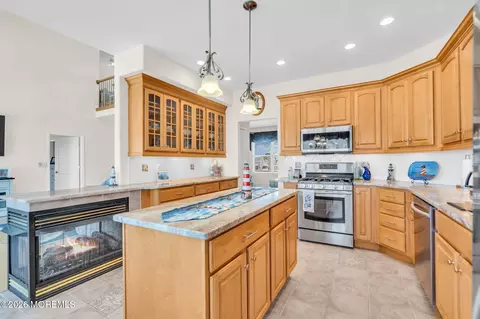 Kitchen - 77 Tiller Dr, Waretown, NJ 08758 photo 3 of 7