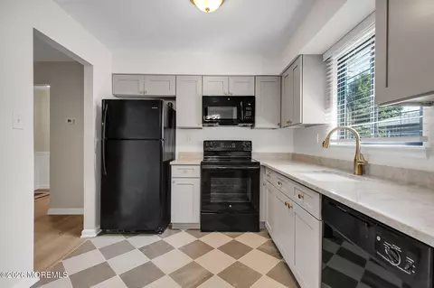 Kitchen - 49 Markham Rd, Brick, NJ 08724 photo 2 of 2