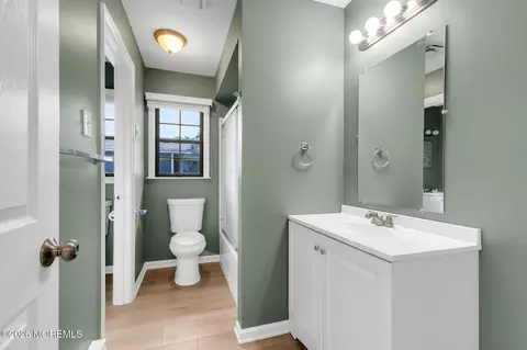 Bath - 49 Markham Rd, Brick, NJ 08724 photo 1 of 2