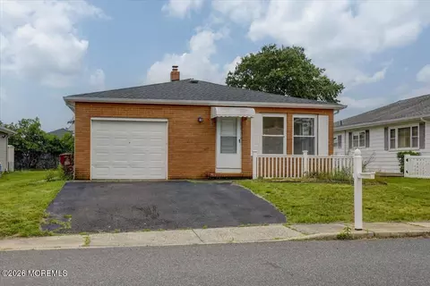 385 Barbados Dr N, Toms River, NJ 08757