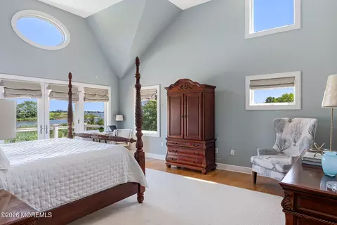 Bedroom - 7 Harbor Dr, Rumson, NJ 07760 photo 2 of 8