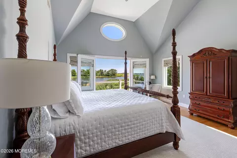 Bedroom - 7 Harbor Dr, Rumson, NJ 07760 photo 3 of 8